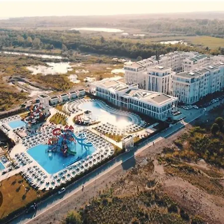 Apartment 1 Bedroom At The Grand Europa Velipoje