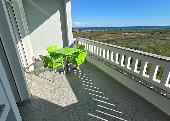 1 Bedroom At The Grand Europa 아파트 Velipojë